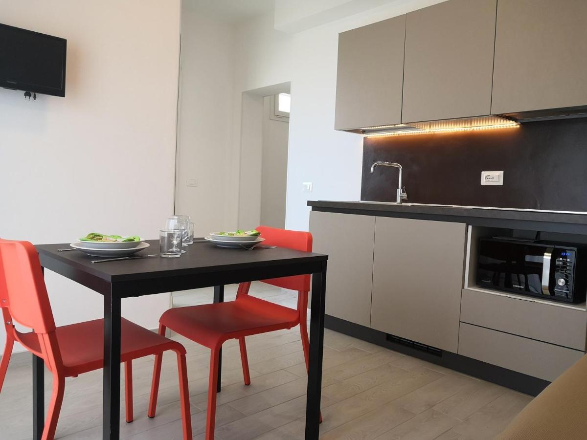 Hotel Iride Suite & Breakfast- Ideale Per Famiglie E Coppie Riccione Dış mekan fotoğraf