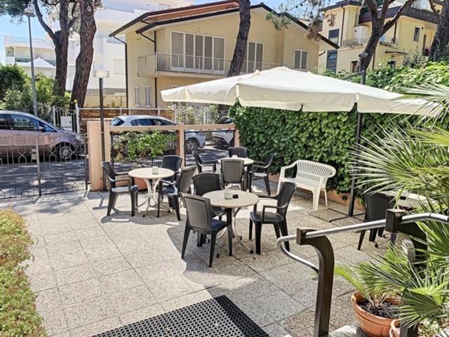 Hotel Iride Suite & Breakfast- Ideale Per Famiglie E Coppie Riccione Dış mekan fotoğraf