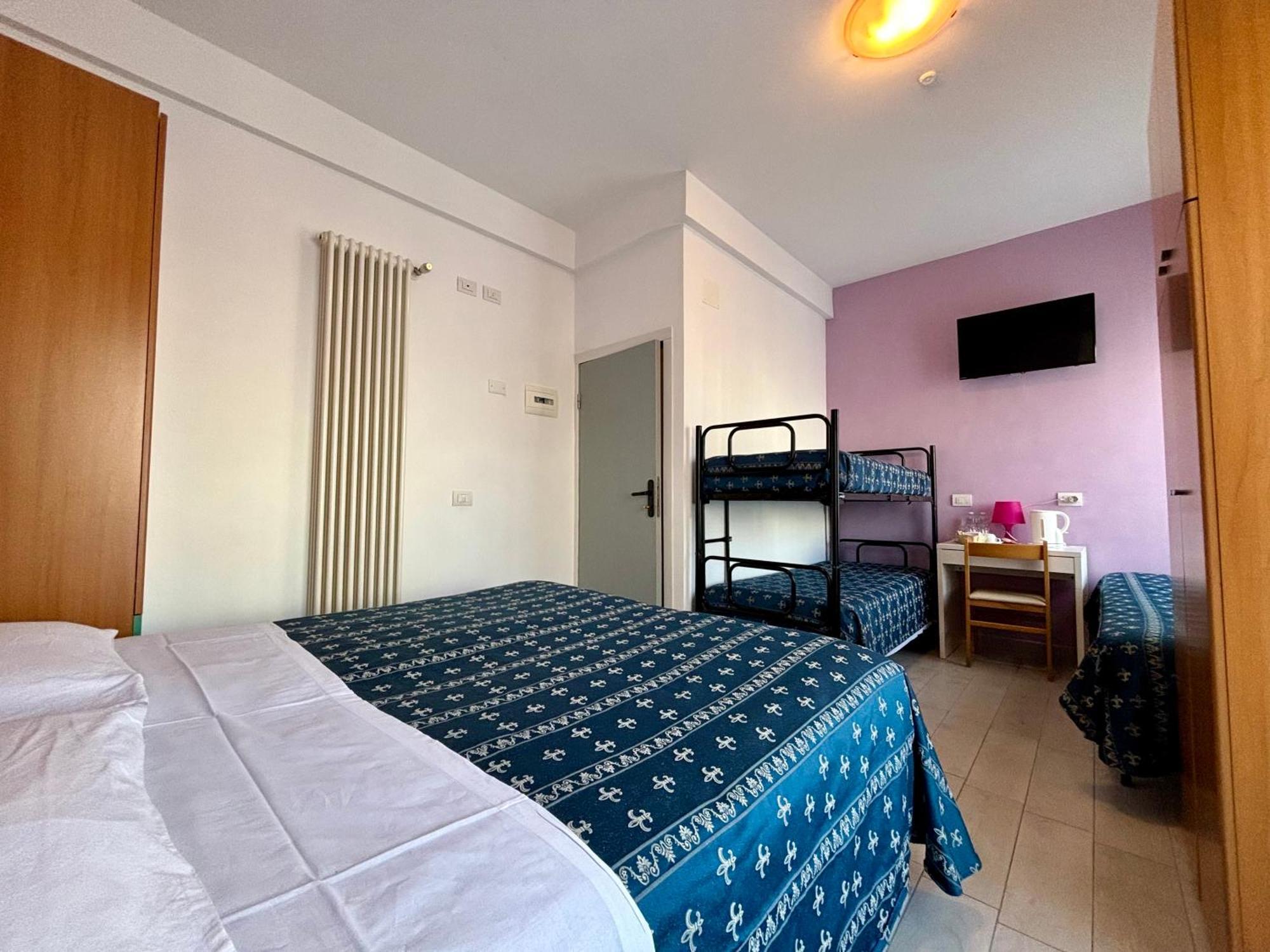 Hotel Iride Suite & Breakfast- Ideale Per Famiglie E Coppie Riccione Dış mekan fotoğraf