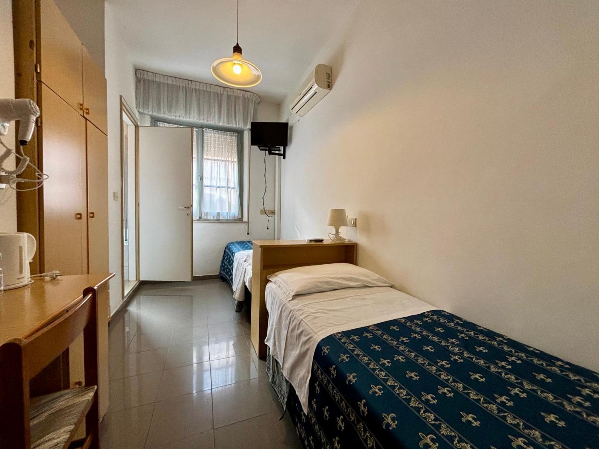 Hotel Iride Suite & Breakfast- Ideale Per Famiglie E Coppie Riccione Dış mekan fotoğraf