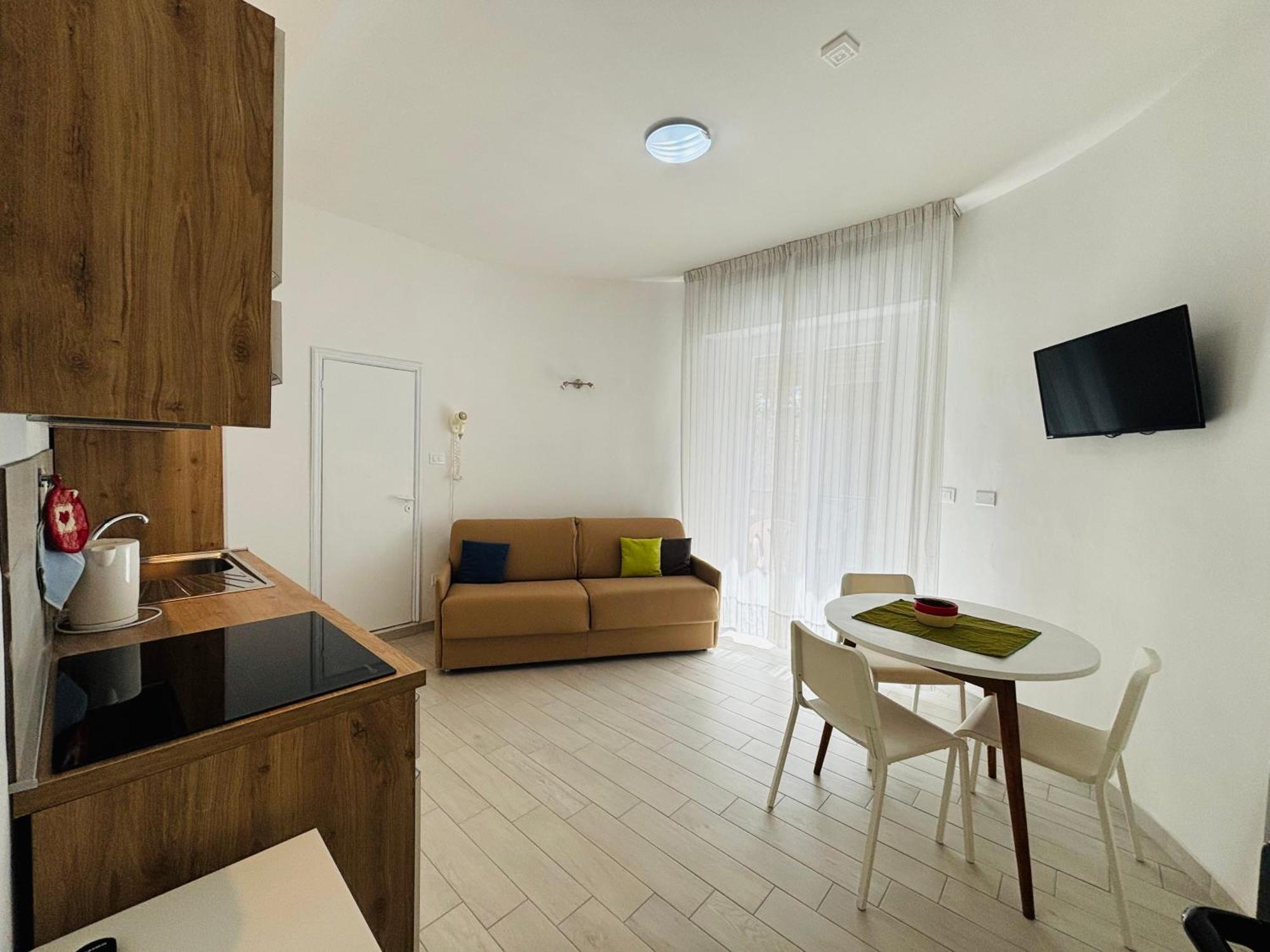 Hotel Iride Suite & Breakfast- Ideale Per Famiglie E Coppie Riccione Dış mekan fotoğraf