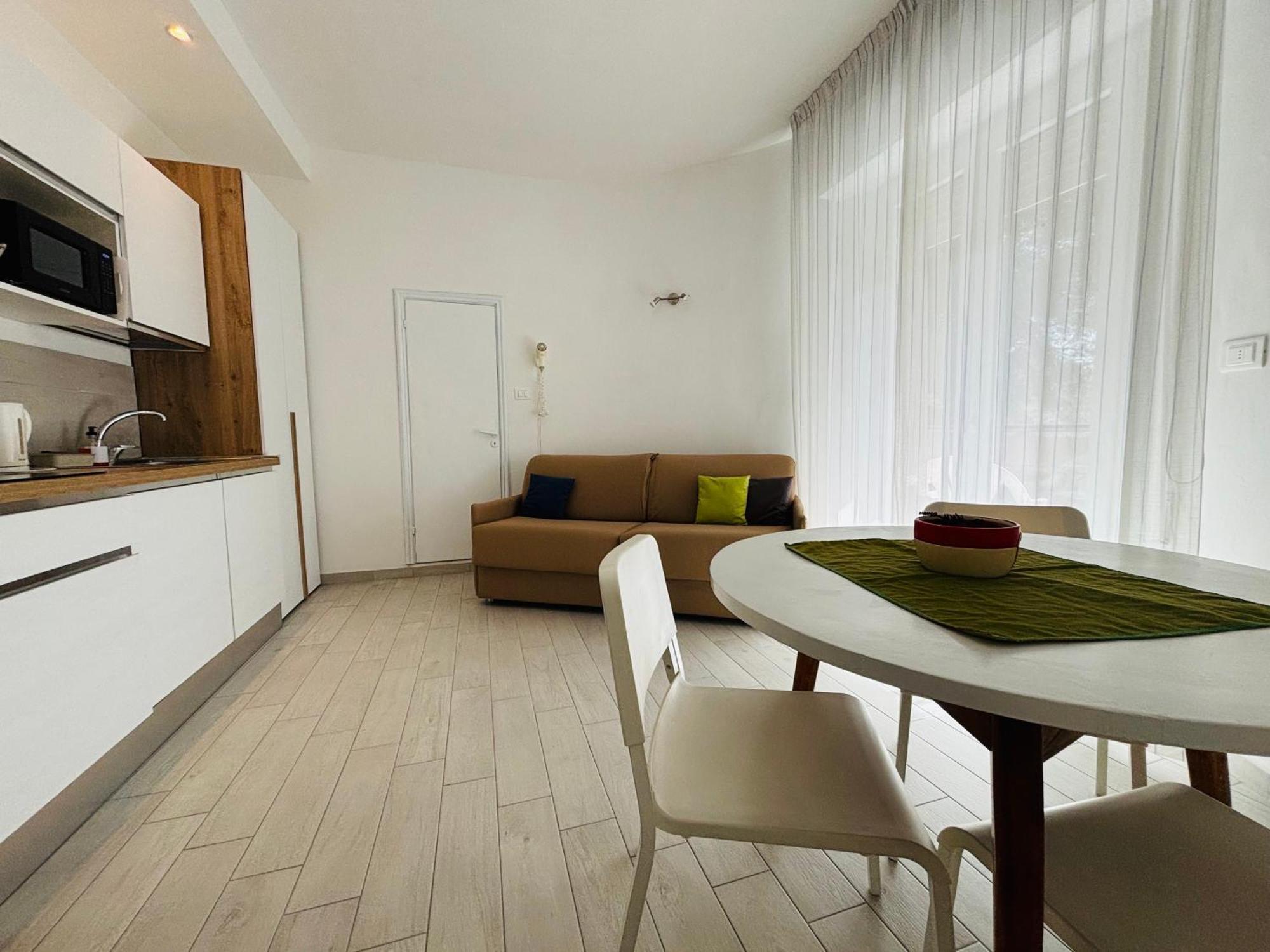 Hotel Iride Suite & Breakfast- Ideale Per Famiglie E Coppie Riccione Dış mekan fotoğraf