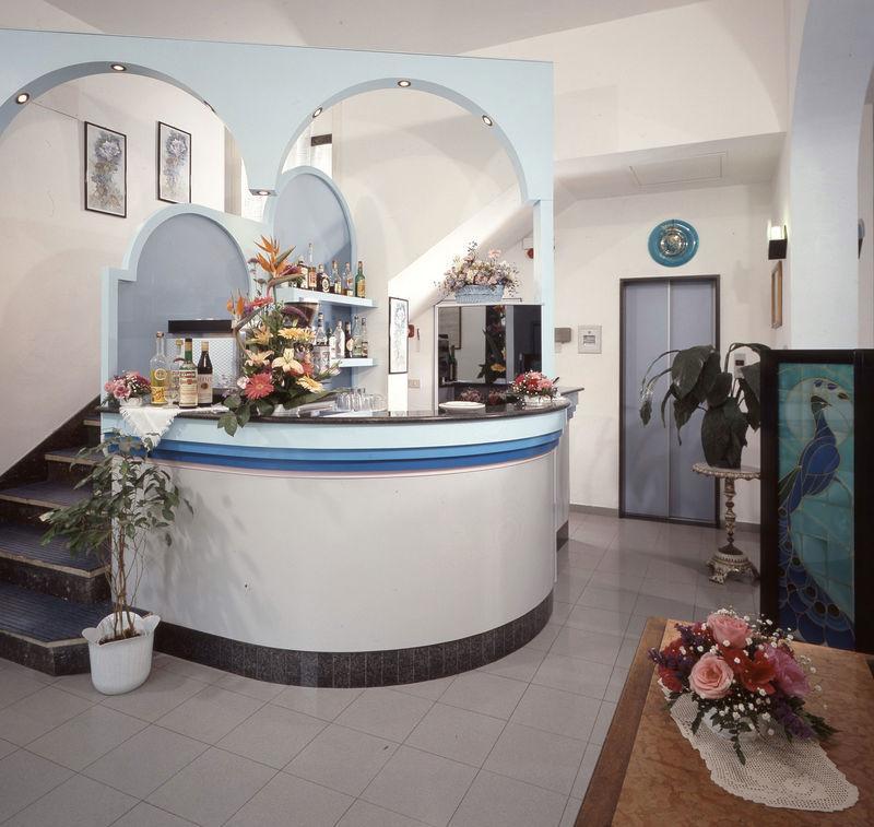Hotel Iride Suite & Breakfast- Ideale Per Famiglie E Coppie Riccione Dış mekan fotoğraf