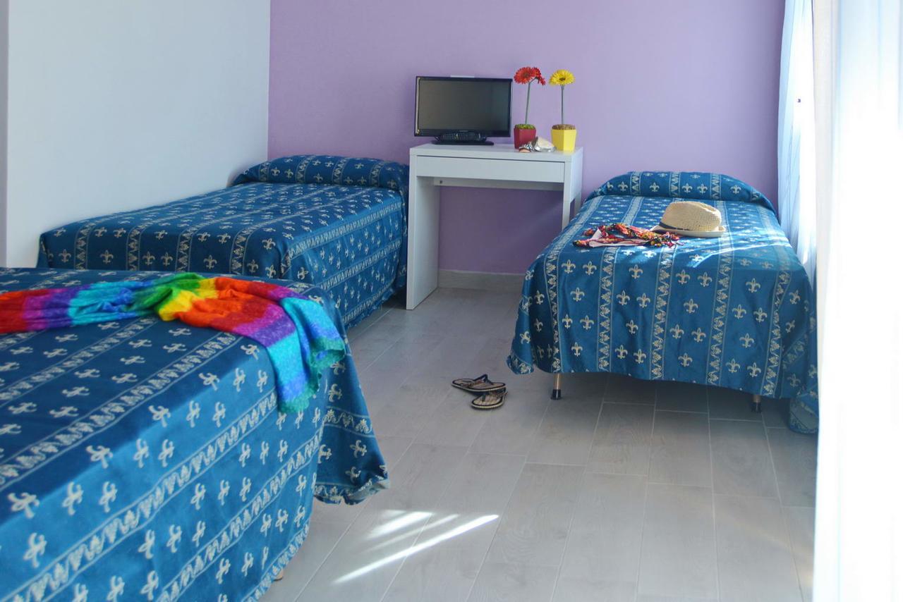 Hotel Iride Suite & Breakfast- Ideale Per Famiglie E Coppie Riccione Dış mekan fotoğraf